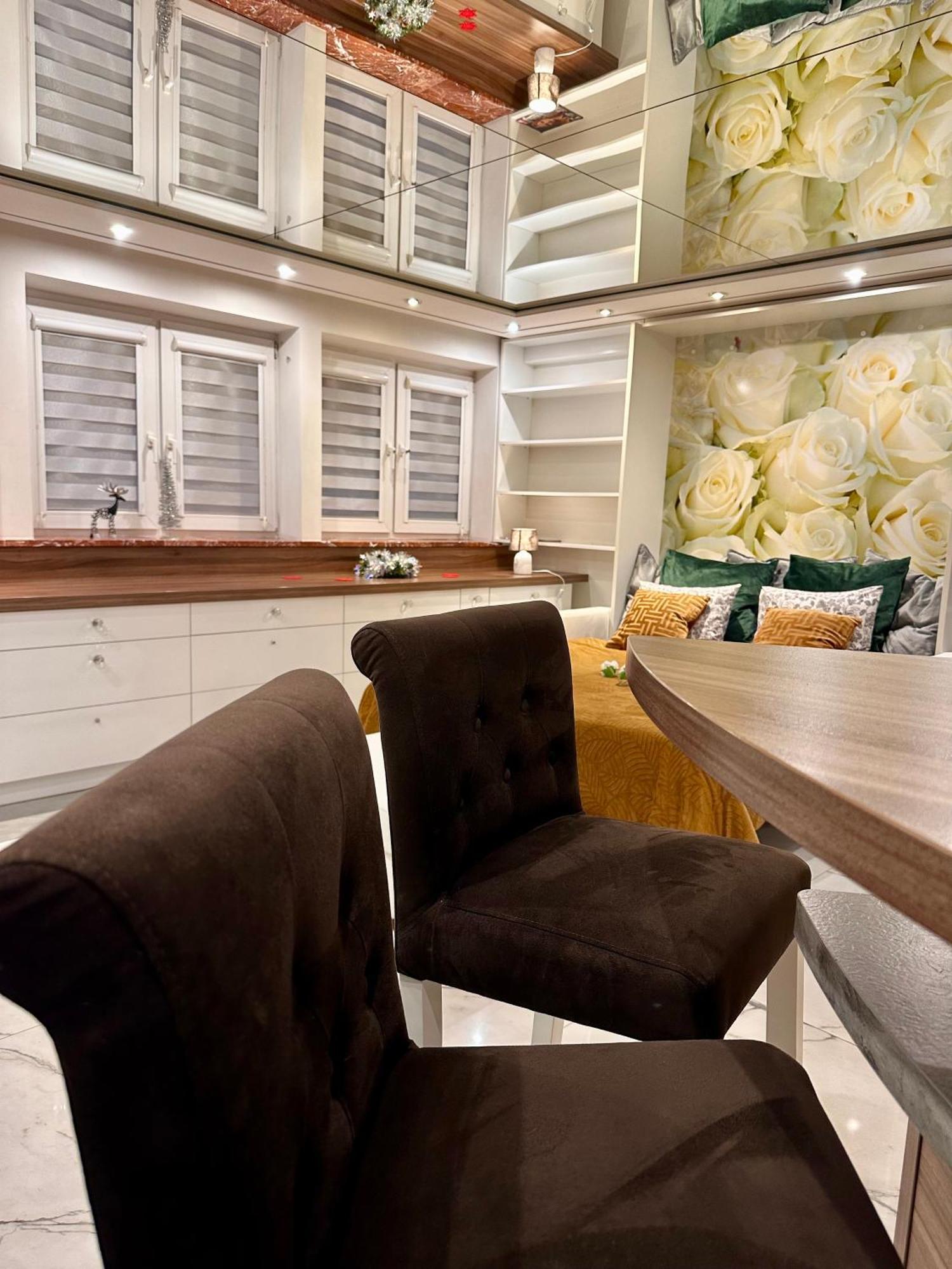 Deluxury Mirror Apartament Centrum Warszawa Eksteriør billede