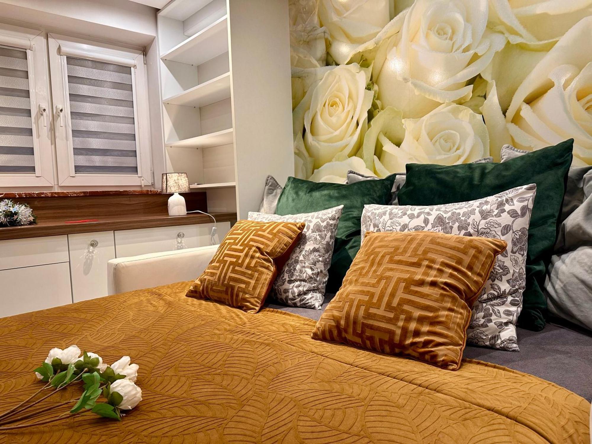 Deluxury Mirror Apartament Centrum Warszawa Eksteriør billede