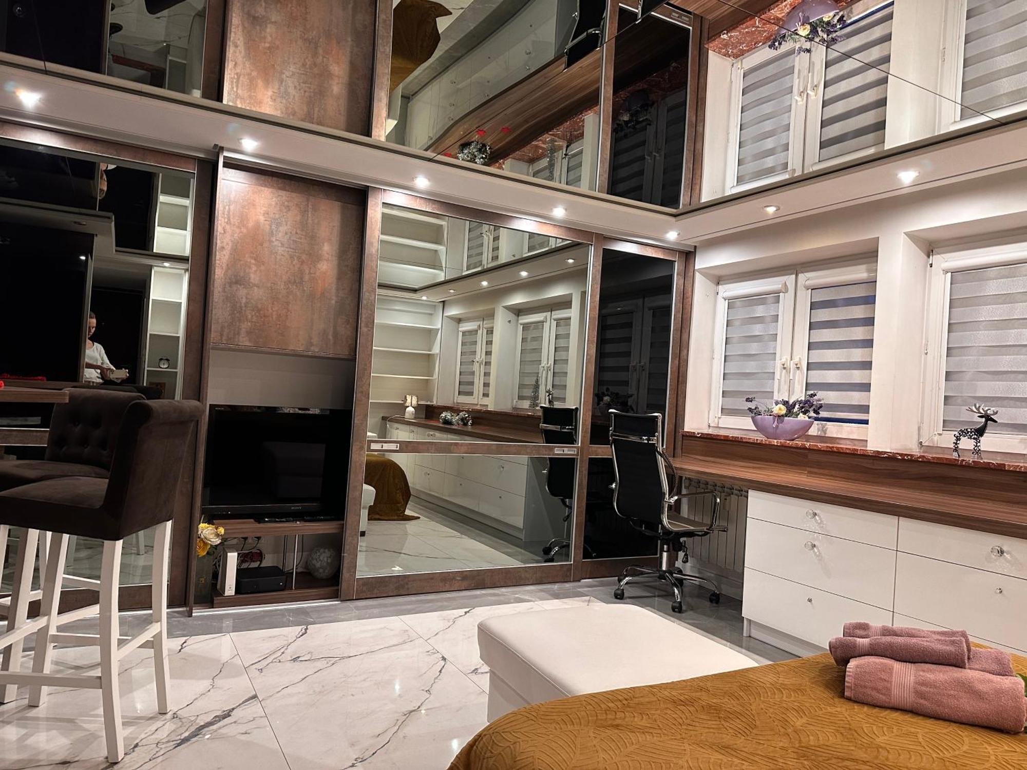 Deluxury Mirror Apartament Centrum Warszawa Eksteriør billede