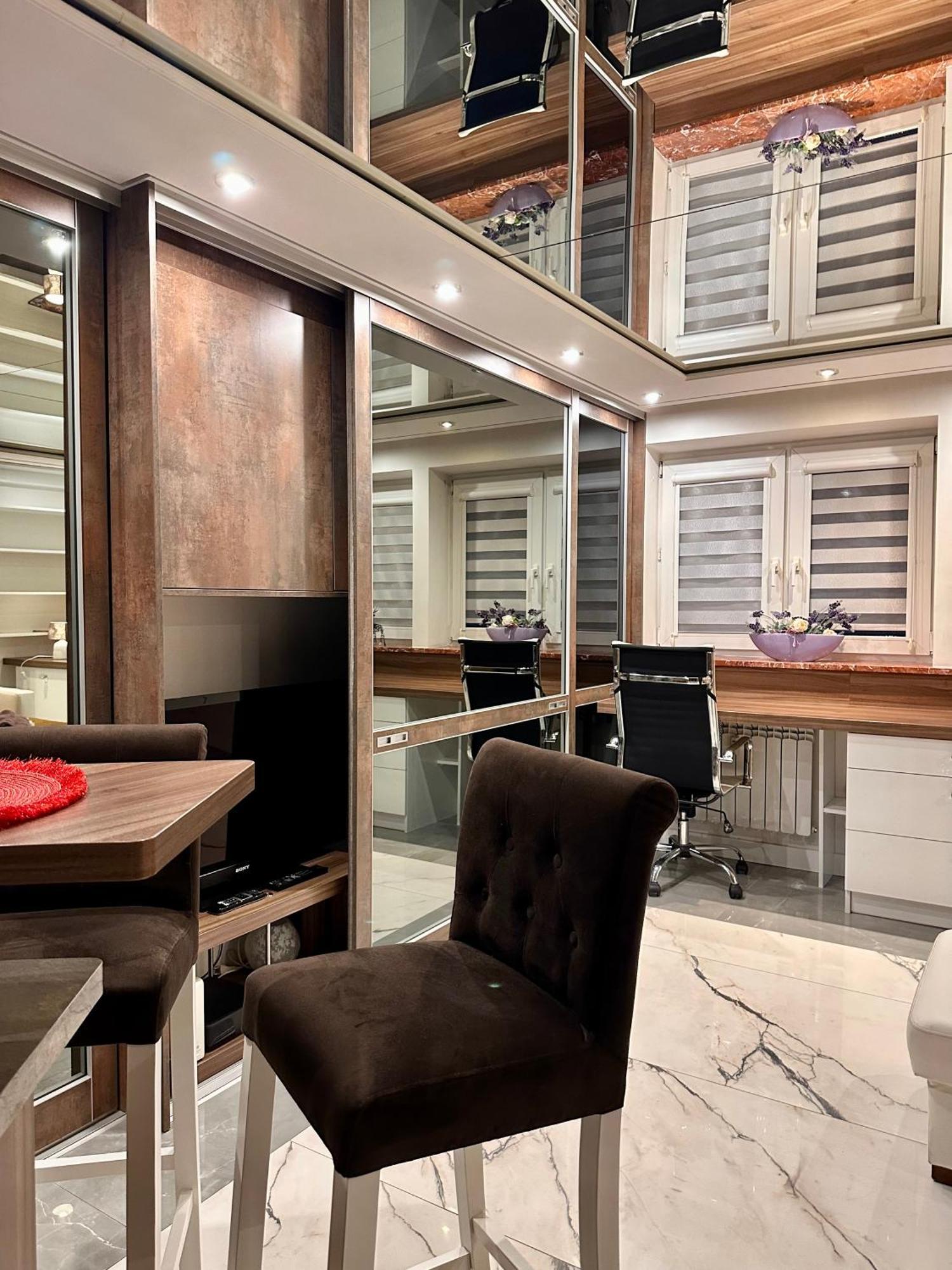 Deluxury Mirror Apartament Centrum Warszawa Eksteriør billede