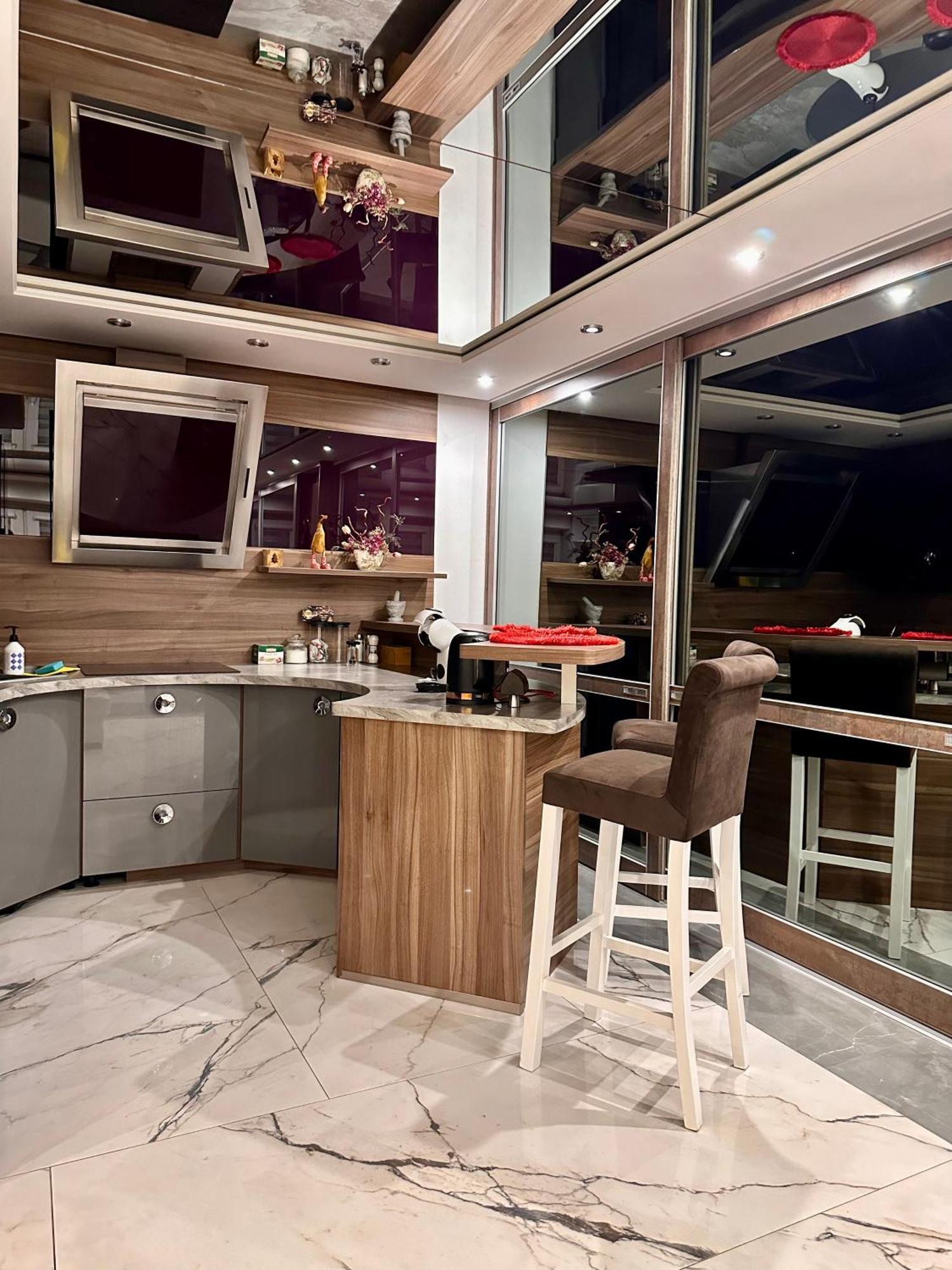 Deluxury Mirror Apartament Centrum Warszawa Eksteriør billede