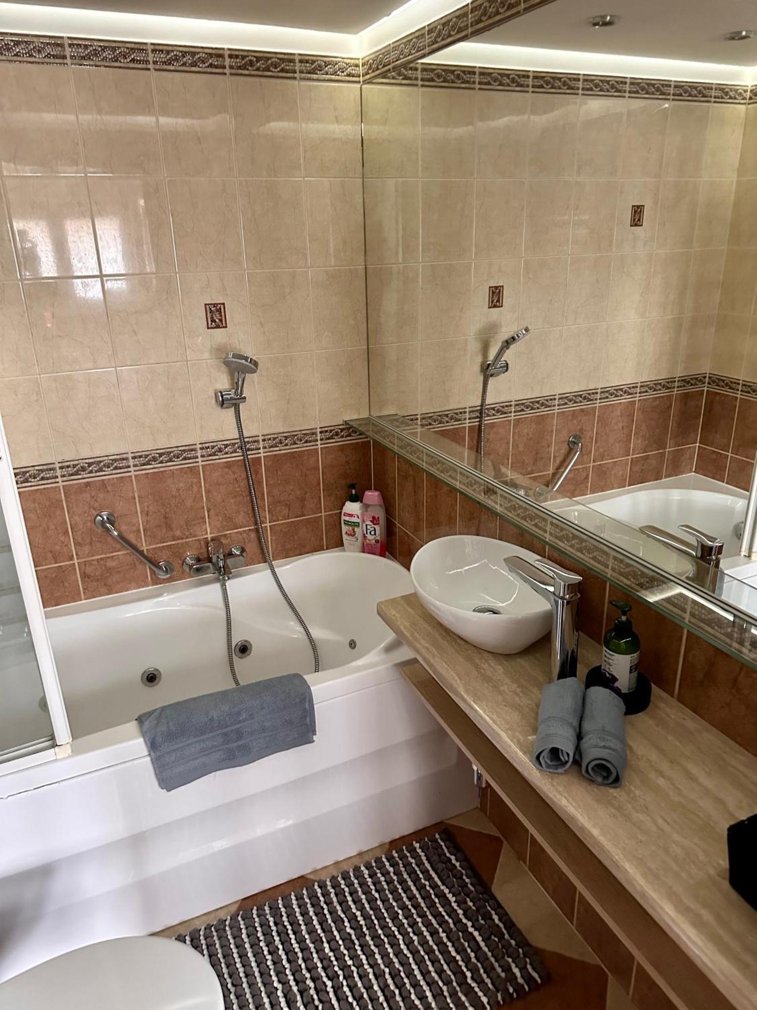 Deluxury Mirror Apartament Centrum Warszawa Eksteriør billede